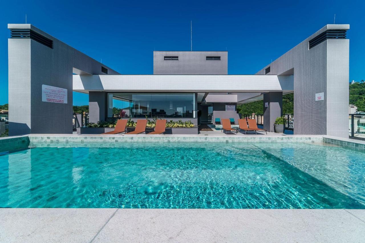 Adra 106 - Apartamento No Centro De Bombinhas - Rooftop Com Piscina E Academia - A Poucos Metros Da Praia - Luaran gambar