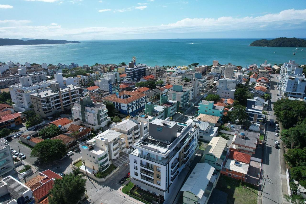 Adra 106 - Apartamento No Centro De Bombinhas - Rooftop Com Piscina E Academia - A Poucos Metros Da Praia - Luaran gambar